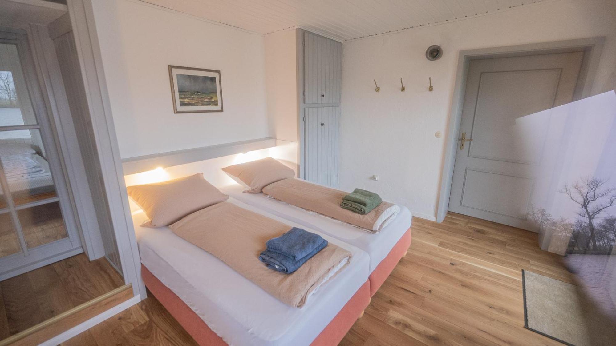 Schillhoern - Urlaub Mit Wasserblick Appartement Neuharlingersiel